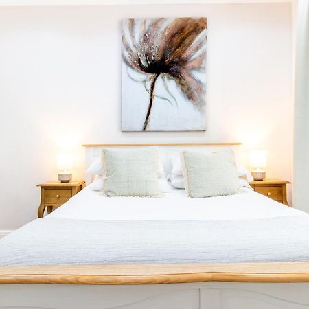 Spacious 4Br House, 2 En Suites With Garden & On-Site Parking Μέιντστοουν Εξωτερικό φωτογραφία
