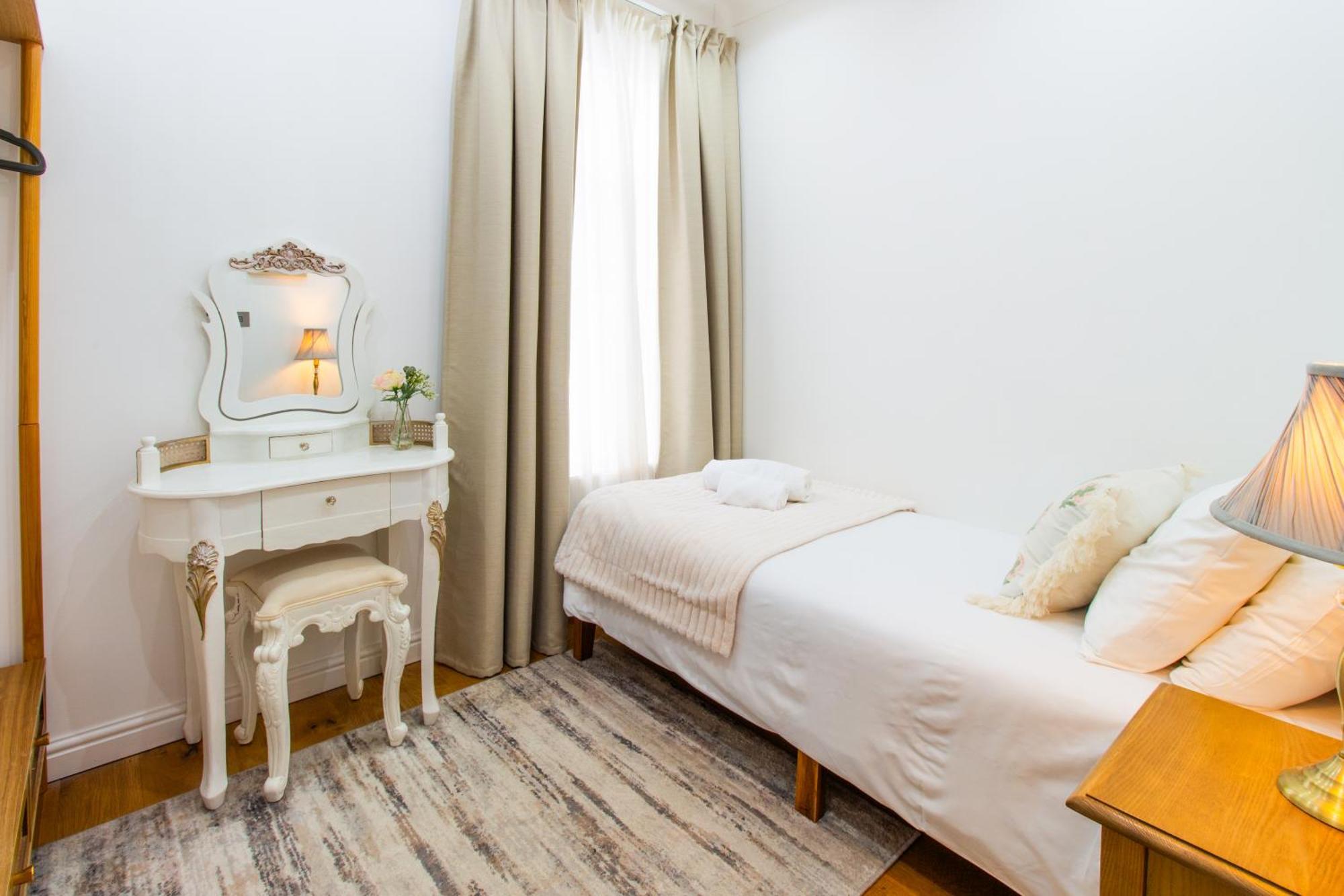 Spacious 4Br House, 2 En Suites With Garden & On-Site Parking Μέιντστοουν Εξωτερικό φωτογραφία